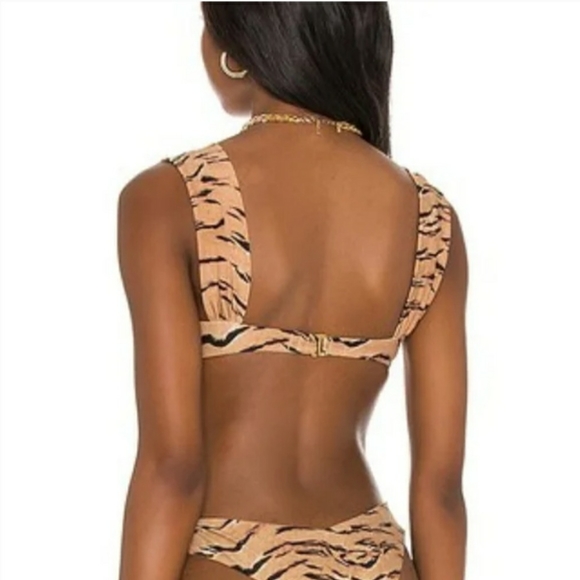 WeWoreWhat Claudia Underwire Bikini Top Tiger Print Animal - Picture 6 of 7